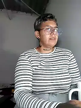 XXX chat uživo modela Yessi_rousse