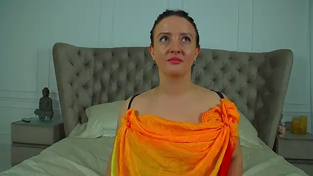 ElinaBellucci Chat XXX in diretta