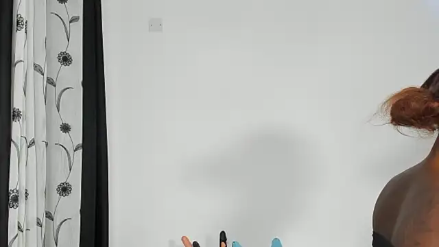 CREAMY_BUBBLEGUM: απευθείας συνομιλία ΧΧΧ