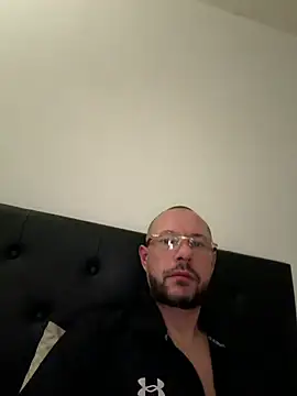 Guitccch লাইভ XXX চ্যাট