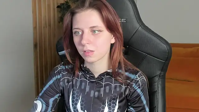 XXX chat uživo modela FreyaVey