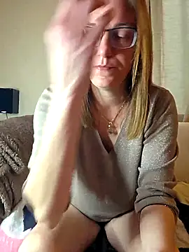 XXX chat uživo modela SpiceLea