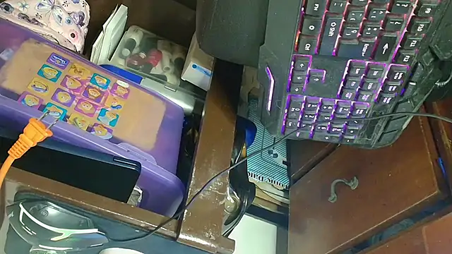 Chat +18 de luisahot_9727 ao vivo