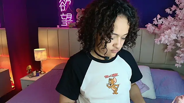 _sarahRose – Naživo XXX chat