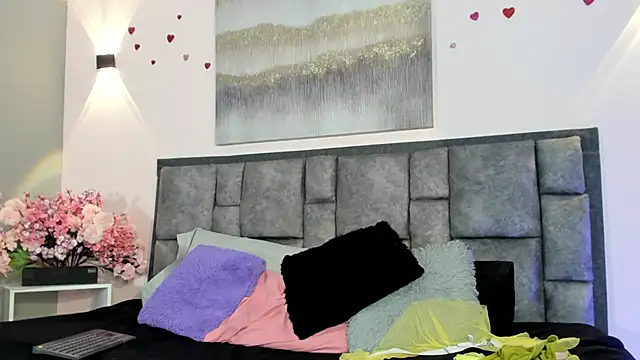 AdelaLust 现场XXX聊天