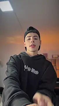 Sebastian_Reed Adlı Modelin Web Kamerası Şovu