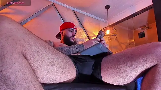 SantiagoHincapiie 现场XXX聊天