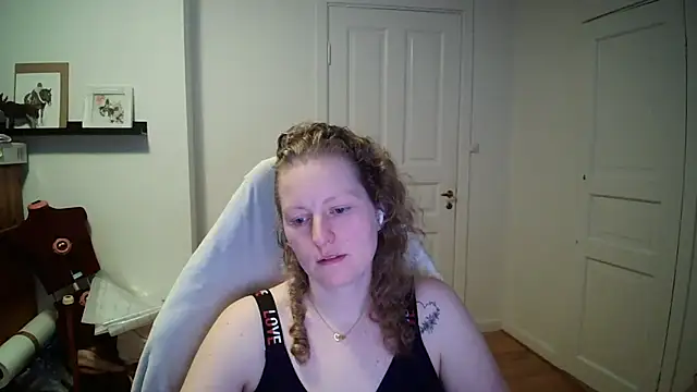 Girlnina-1995のライブXXXチャット