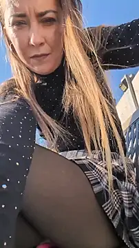 Risky_julia2330のライブXXXチャット