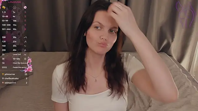 AnnettWildin's Live XXX Chat