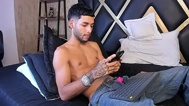 Thiagoferreti's Live Chat Room