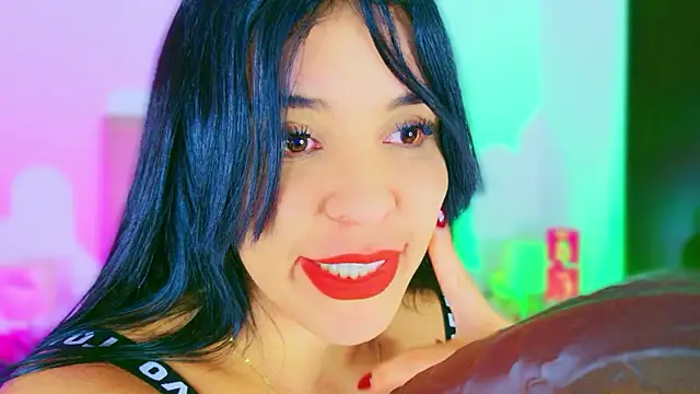 CharlootteEvans' Live XXX Chat