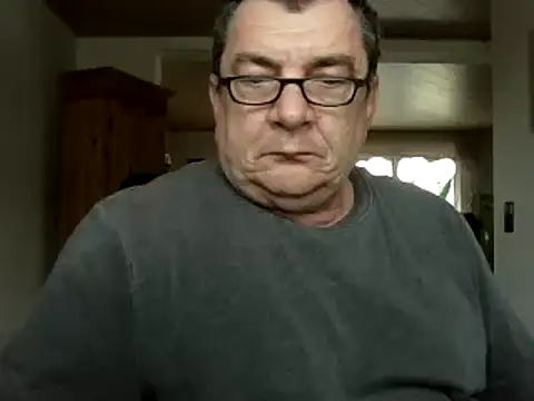 Nobbie444 – Naživo XXX chat