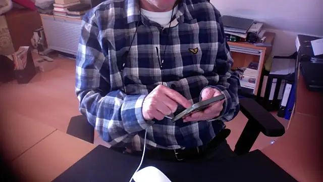 outlaw200: διαδικτυακό σόου στην κάμερα