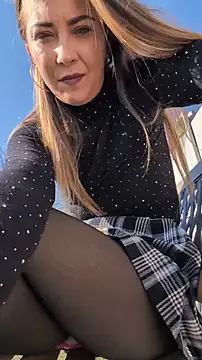 Risky_julia2330のライブXXXチャット