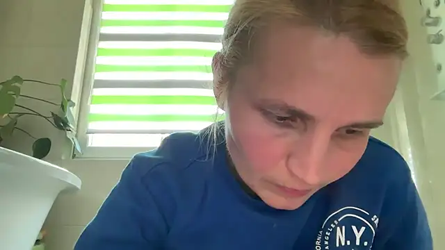 Chat XXX ao vivo de s-te-fan-i