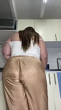 Chloee_Peach Adlı Modelin Canlı XXX Sohbeti