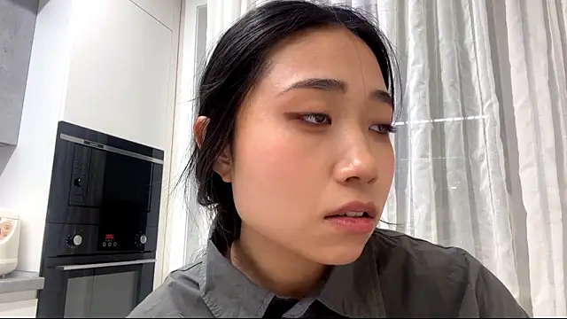 SweetMiaXO Show in webcam