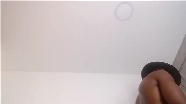 XXX chat uživo modela drake_brwon_23