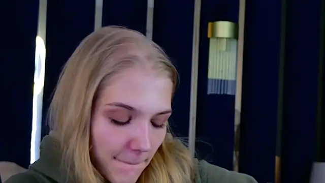 4example_Chloe's Live XXX Chat