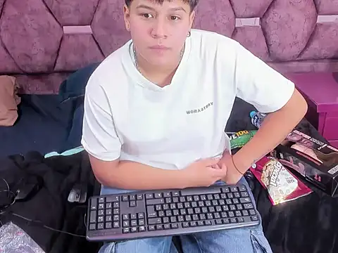 Chat +18 de Blair_Garcia ao vivo