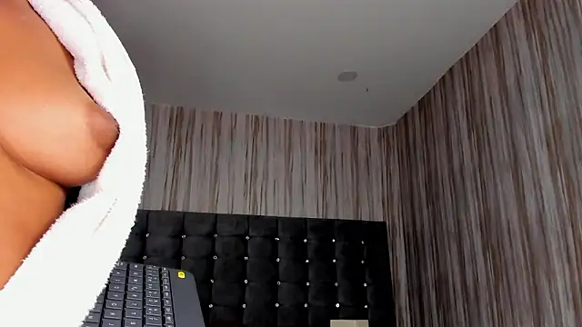 Poacahontasfg Chat XXX live