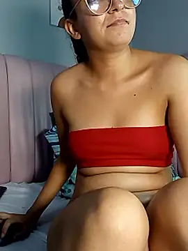 Miaaffox Adlı Modelin Canlı XXX Sohbeti