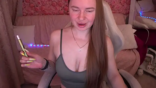 MiaRedFox's Live XXX Chat