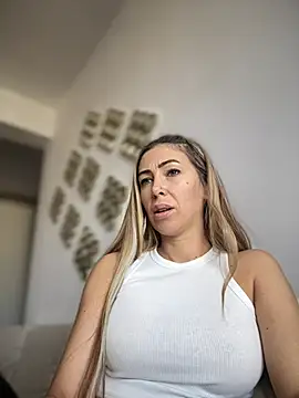 RaquelleDevon's Live XXX Chat