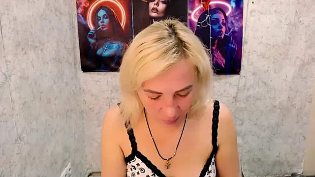 Chat XXX ao vivo de EmmaCat_