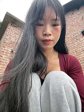 -mayhan11: διαδικτυακό σόου στην κάμερα