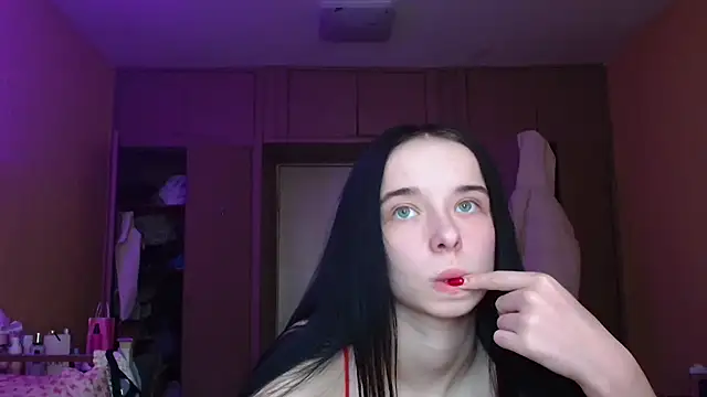 Emilia_Light Chat XXX in diretta