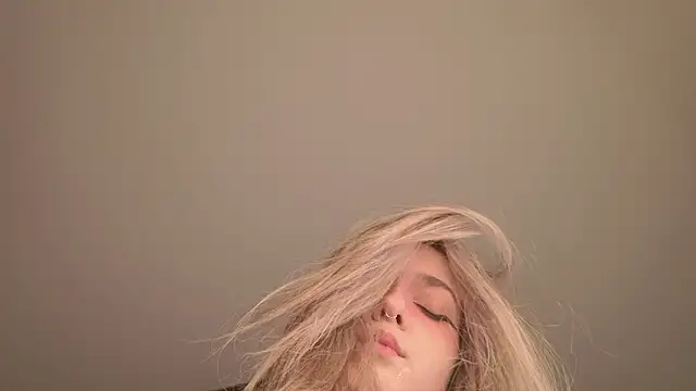 BellaSink's Live XXX Chat