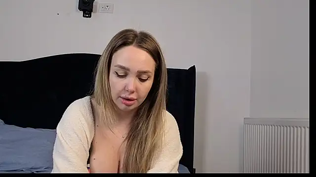 AnnaMaee Webcam show