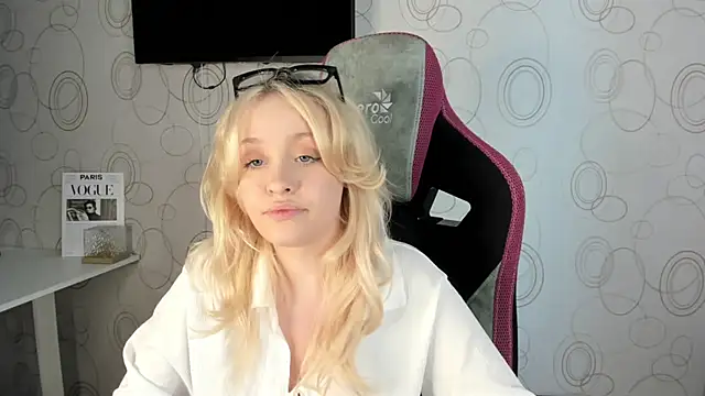 دردشة LittleangelEve الجنسية المباشرة