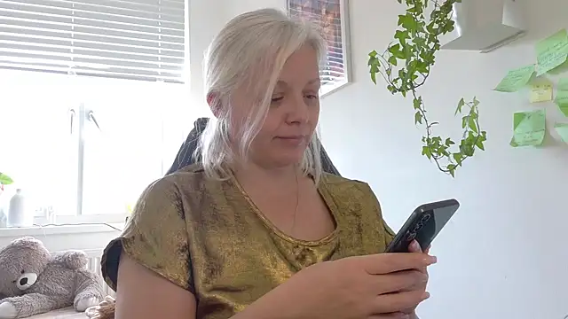 Linsy_Kim élő XXX-chatje