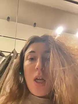 kate_nicepops999114 webkamerás műsora