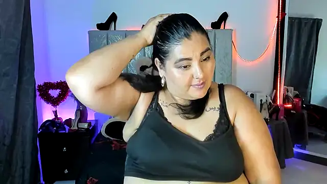 AndreaKinky's Live Sex Cam Show