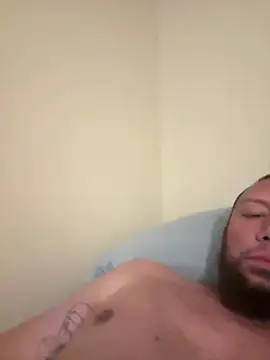 DJThcK webkamerás műsora