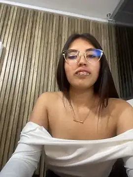 Chat +18 de Valk_submissive ao vivo