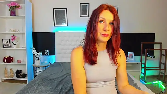 KiraNeeww 即時 XXX 聊天