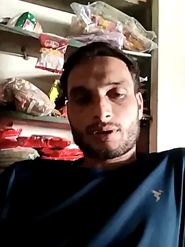 Beinghorny83 Pertunjukan Webcam