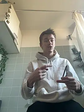 Toyjungee élő XXX-chatje