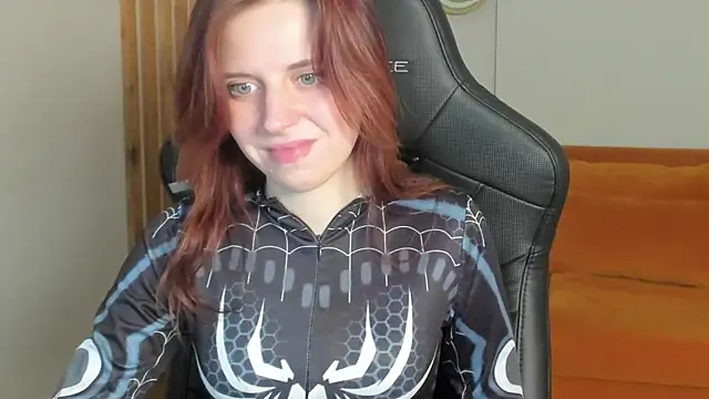 Chatroom XXX en direct de FreyaVey