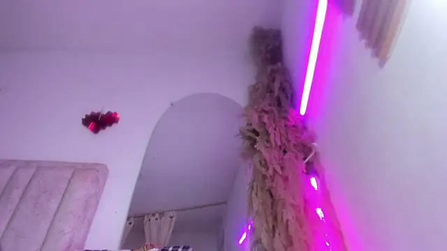 Brenda_lot Chat XXX in diretta