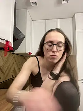 MartiniiSelenna's Live XXX Chat