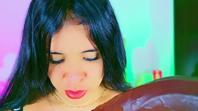 CharlootteEvans' Live XXX Chat