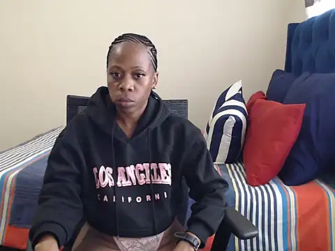 QUEENMANDYY's Live XXX Chat