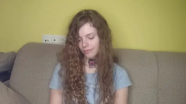 RayaNenlia's Live XXX Chat