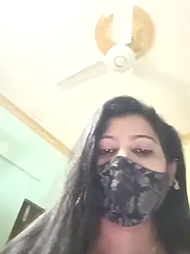 Chat +18 de SANAYA_ROY ao vivo